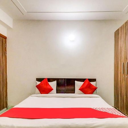 Oyo 71597 The Shivaay Residency Gurgaon Exterior foto
