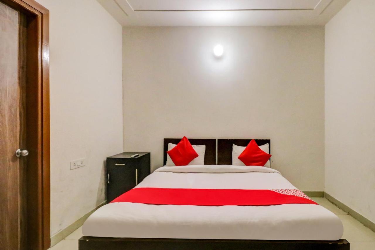Oyo 71597 The Shivaay Residency Gurgaon Exterior foto