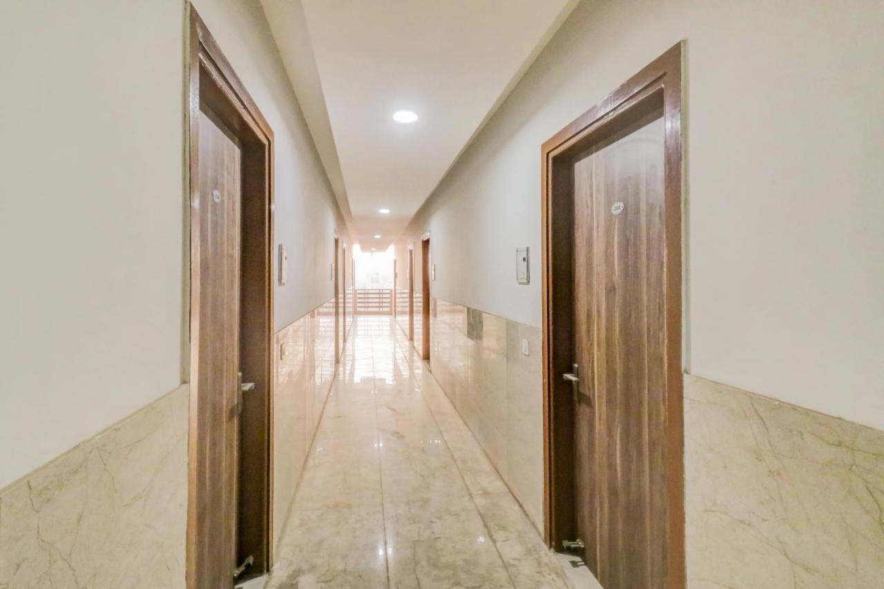 Oyo 71597 The Shivaay Residency Gurgaon Exterior foto