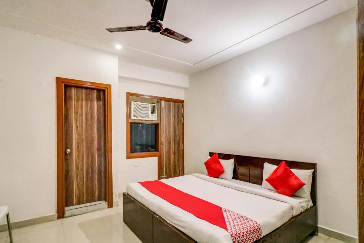 Oyo 71597 The Shivaay Residency Gurgaon Exterior foto